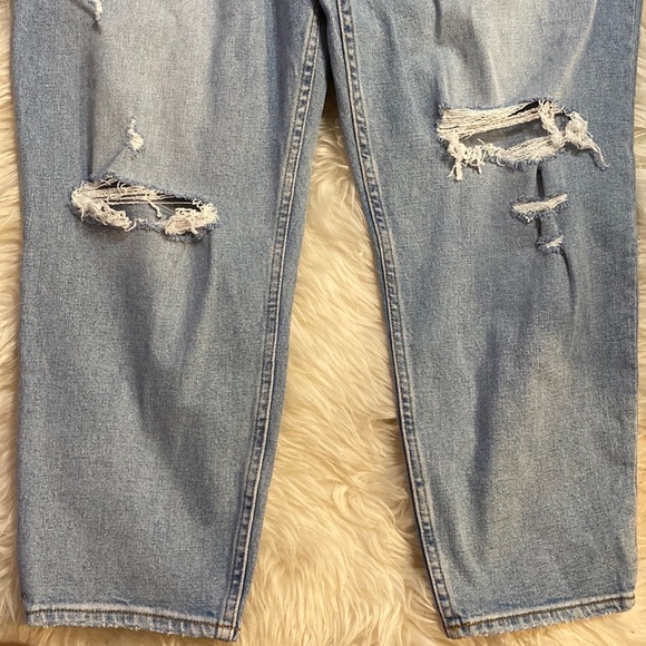 Abercrombie & Fitch Curve Love Mom Jeans - Picture 4 of 5
